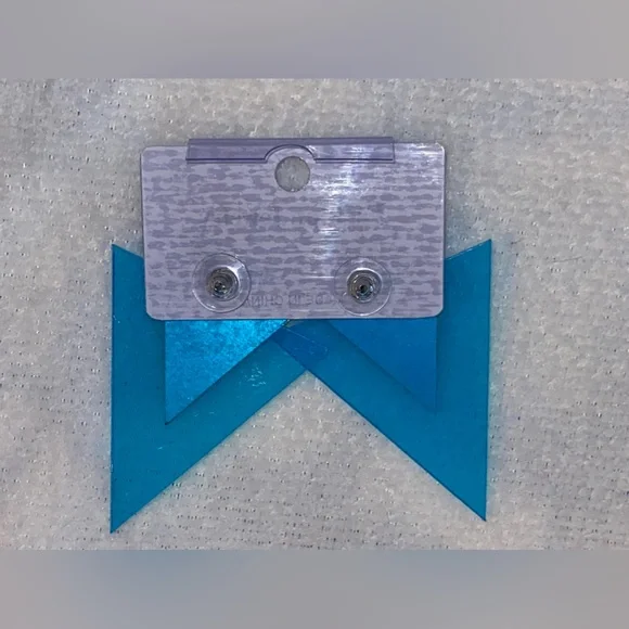 ⏬Triangle Shaped Funky Fun Far-out Earrings- Geometric and Colorful ⏫ - Picture 4 of 10